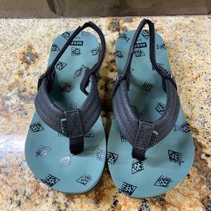 REEF Little Ahi Kids Flip Flops with Fish and Back Strap Kids size 9/10
